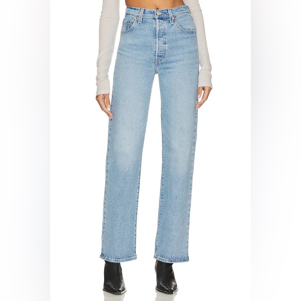 Levi’s Ribcage Straight Jean